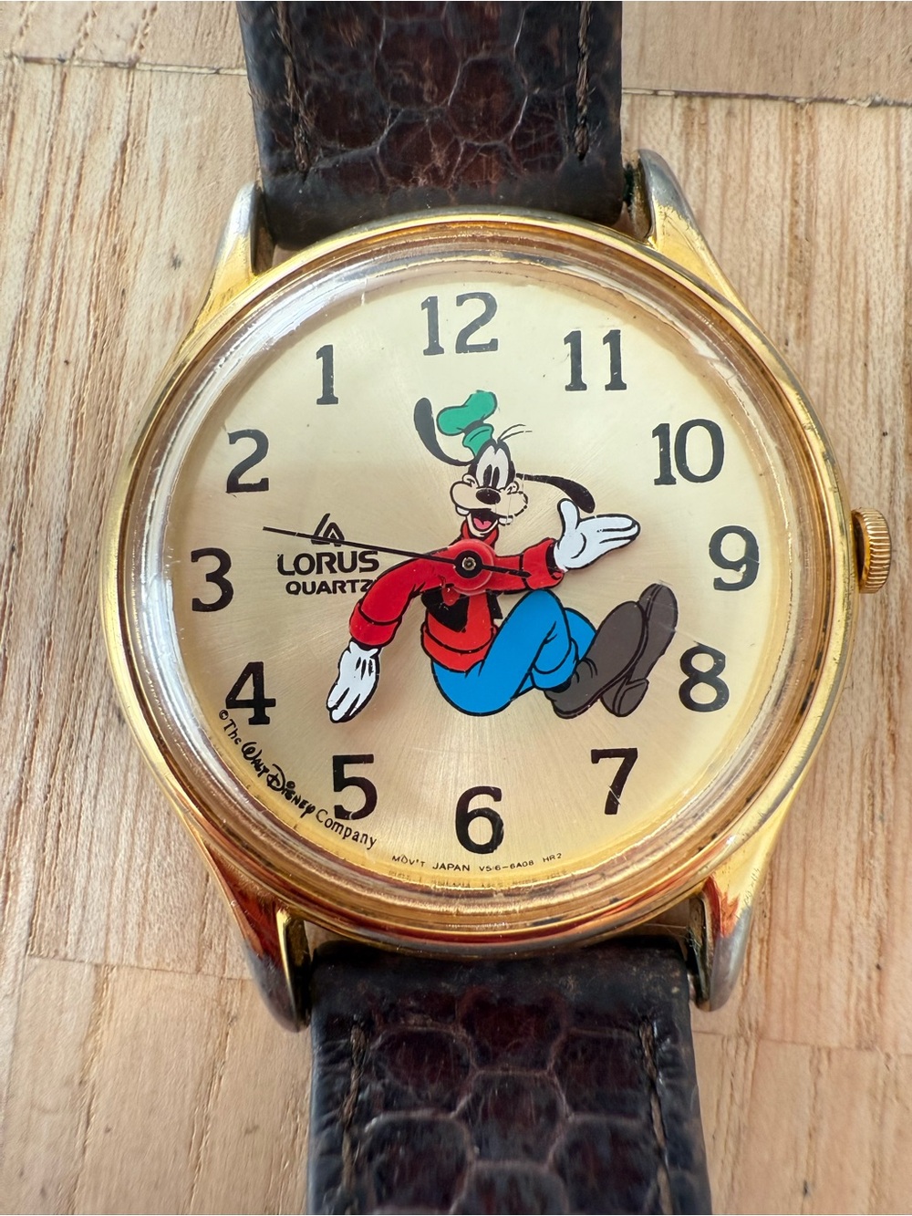 Vintage Disney backwards
Goofy watch counter clockwise movement NEW BATTERY